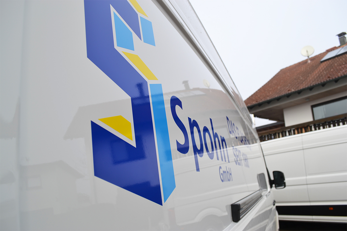 spohn-nah Spohn Nah