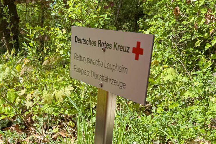 DRK Laupheim Parkplatzschild